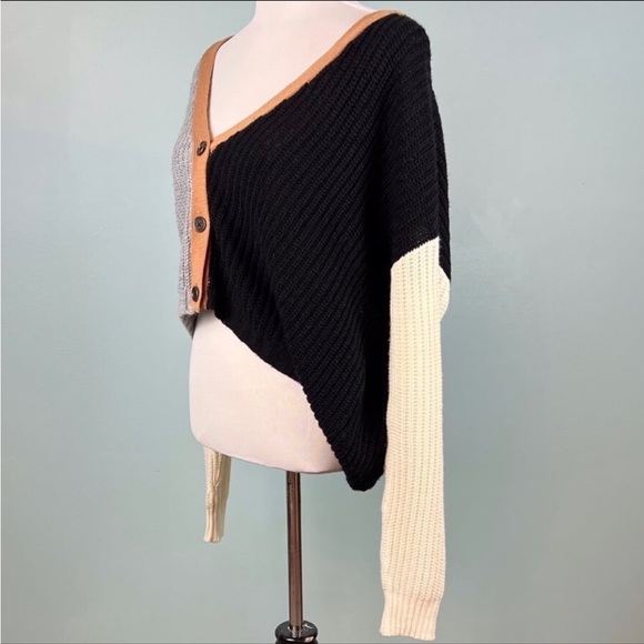 Asymmetrical Neutral Sweater - Picture 3 of 5